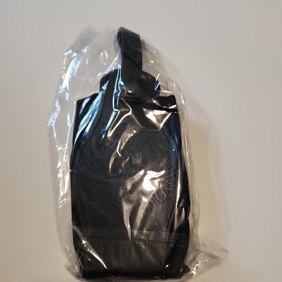 Green Medieval Warrior Costume - Picture 5 of 6